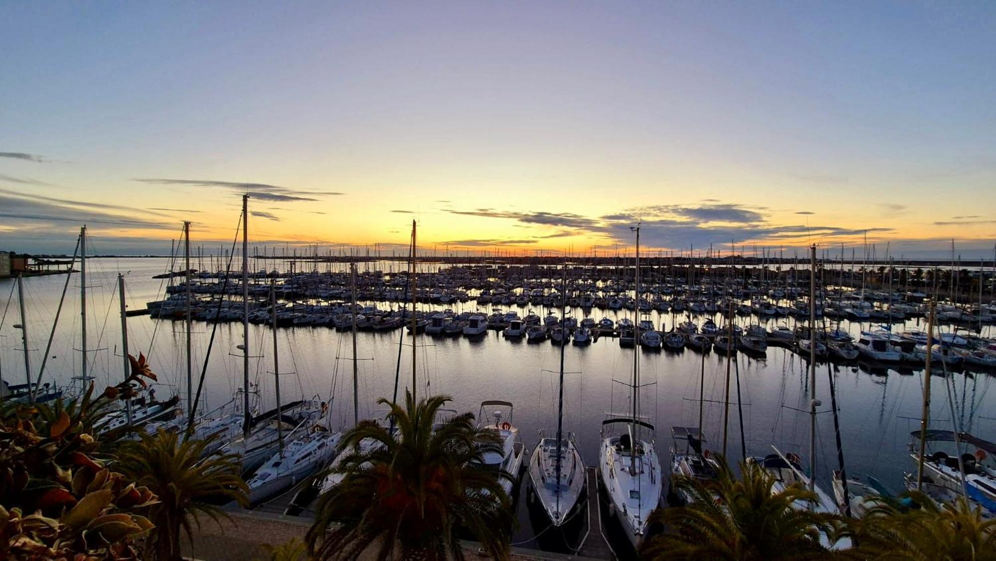 - L'Horizon Bleu - Cocon Romantique Avec Vue Mer Panoramique Gruissan Bagian luar foto